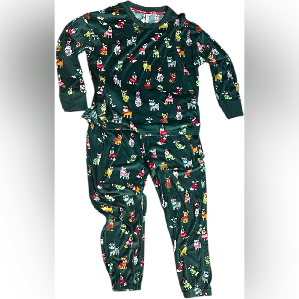 Festive Green Pajama Set for Women
